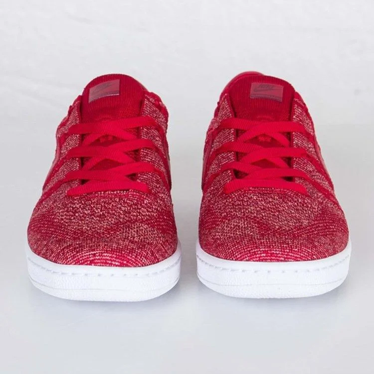 Кроссовки Nike Tennis Classic Ultra Flyknit