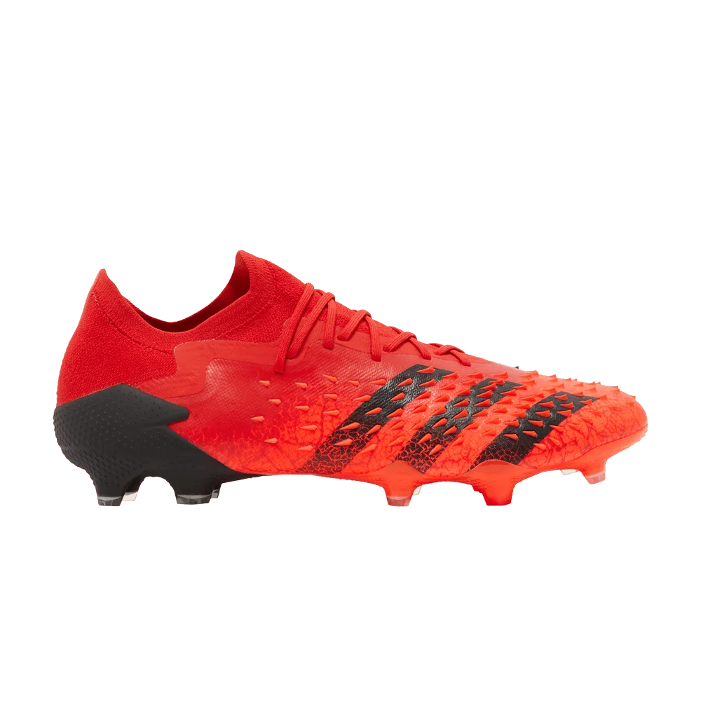 Krossovki-Adidas-Predator-Freak.1-Low-FG-Demonskin-Solar-Red
