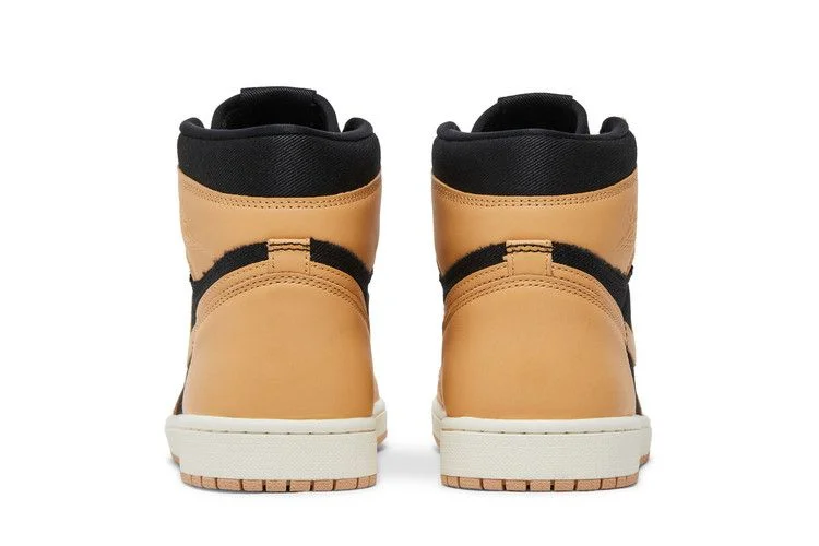 Кроссовки Air Jordan 1 Retro High OG 'Heirloom'