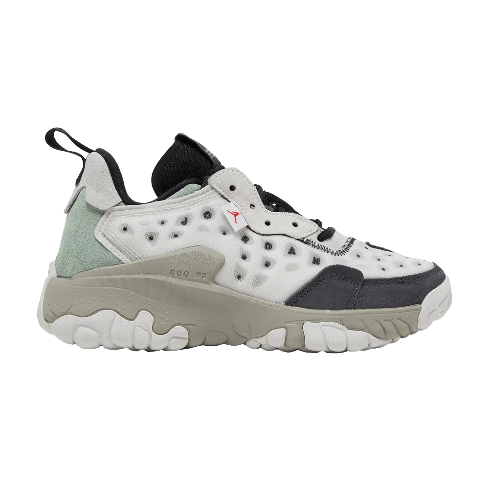 Krossovki-Air-Jordan-Delta-2-GS-Lightning