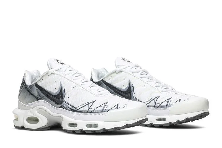 Krossovki-Nike-Air-Max-Plus-La-Requin-White-7