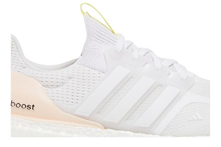 ultraboost-5-0-white-pink-gx3081_01