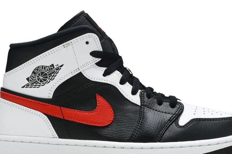 Кроссовки Air Jordan 1 Mid 'Chile Red'