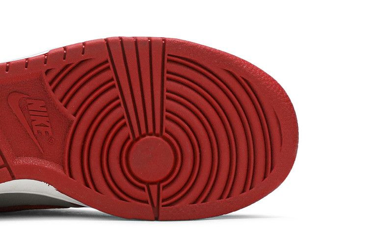 dunk-low-gs-unlv-cw1590-002_04
