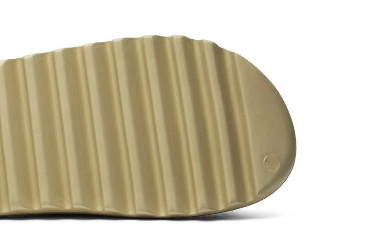 adidas-Yeezy-Slides-Desert-Sand-4