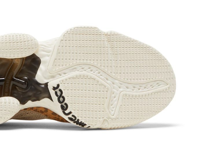 Кроссовки Nike LeBron 19 Low 'Safari'