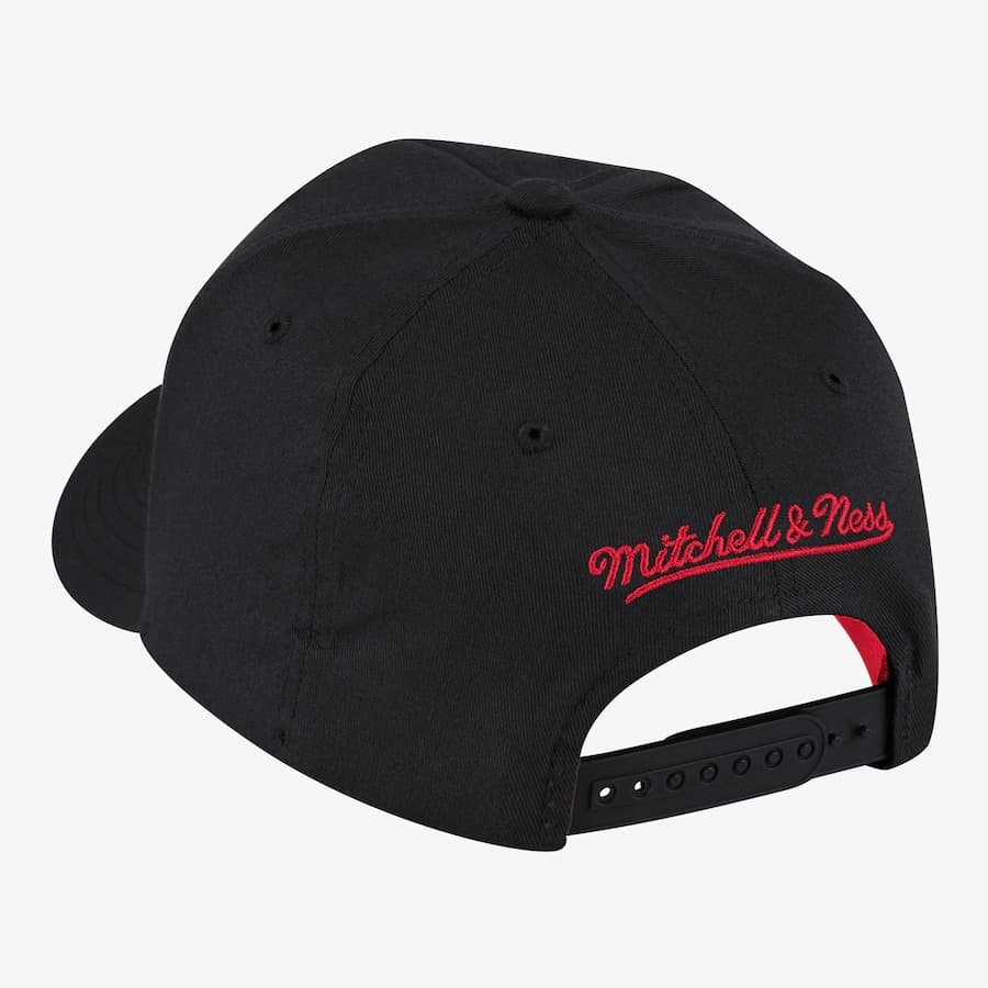 Бейсболка Mitchell & Ness Black Toronto Raptors Team Ground Classic Snapback Hat