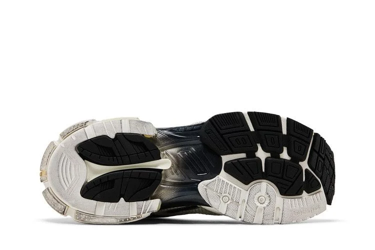 Кроссовки Balenciaga Runner Sneaker 'Gradient - White Black'