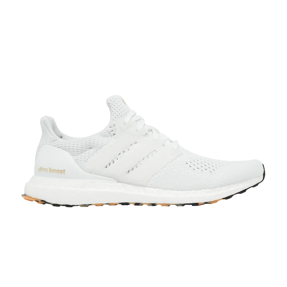Krossovki-adidas-UltraBoost-1.0-Triple-White