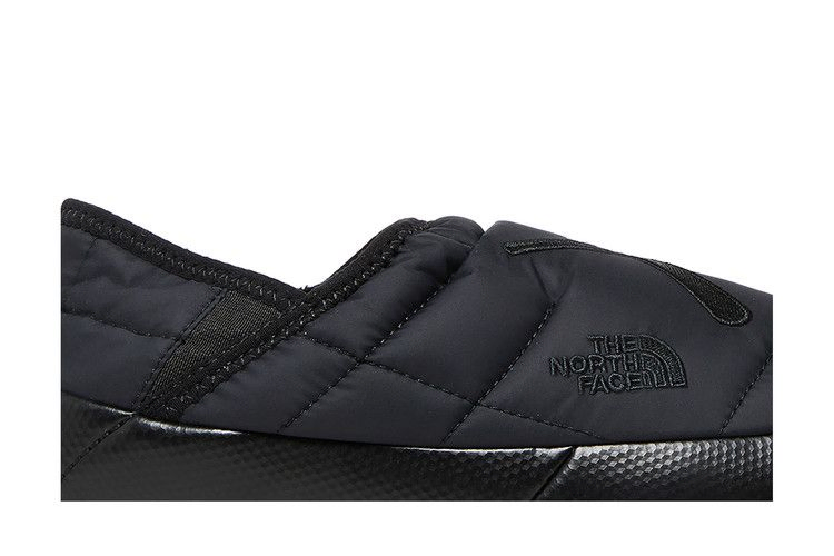 kaws-x-wmns-thermoball-traction-mule-vs-black-nf0a7w6m-kx7_01