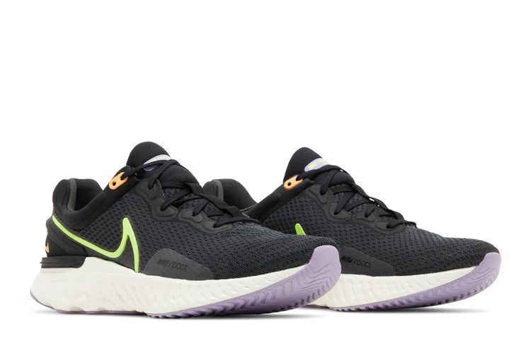 react-miler-3-anthracite-ghost-green-dd0490-005_07