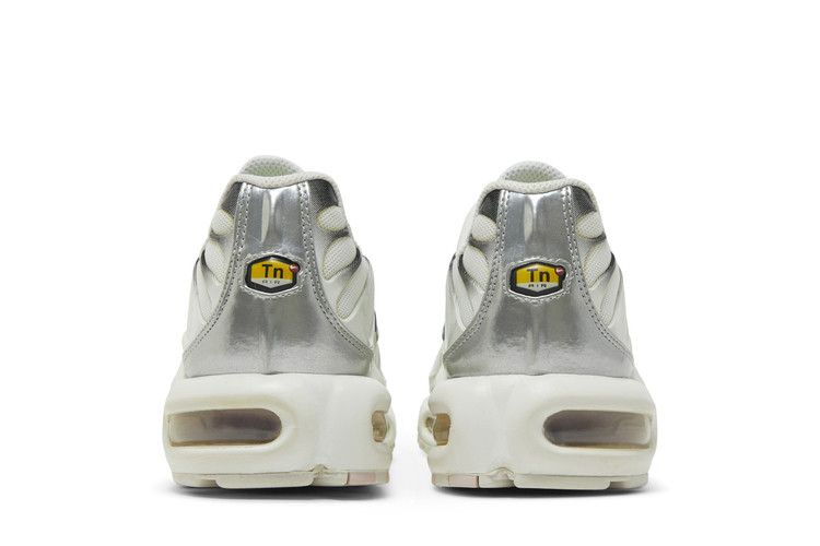 Кроссовки Nike Wmns Air Max Plus 'White Green Strike'