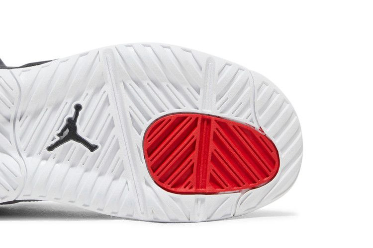 Кроссовки Air Jordan MA2 GS 'Light Smoke Grey University Red'