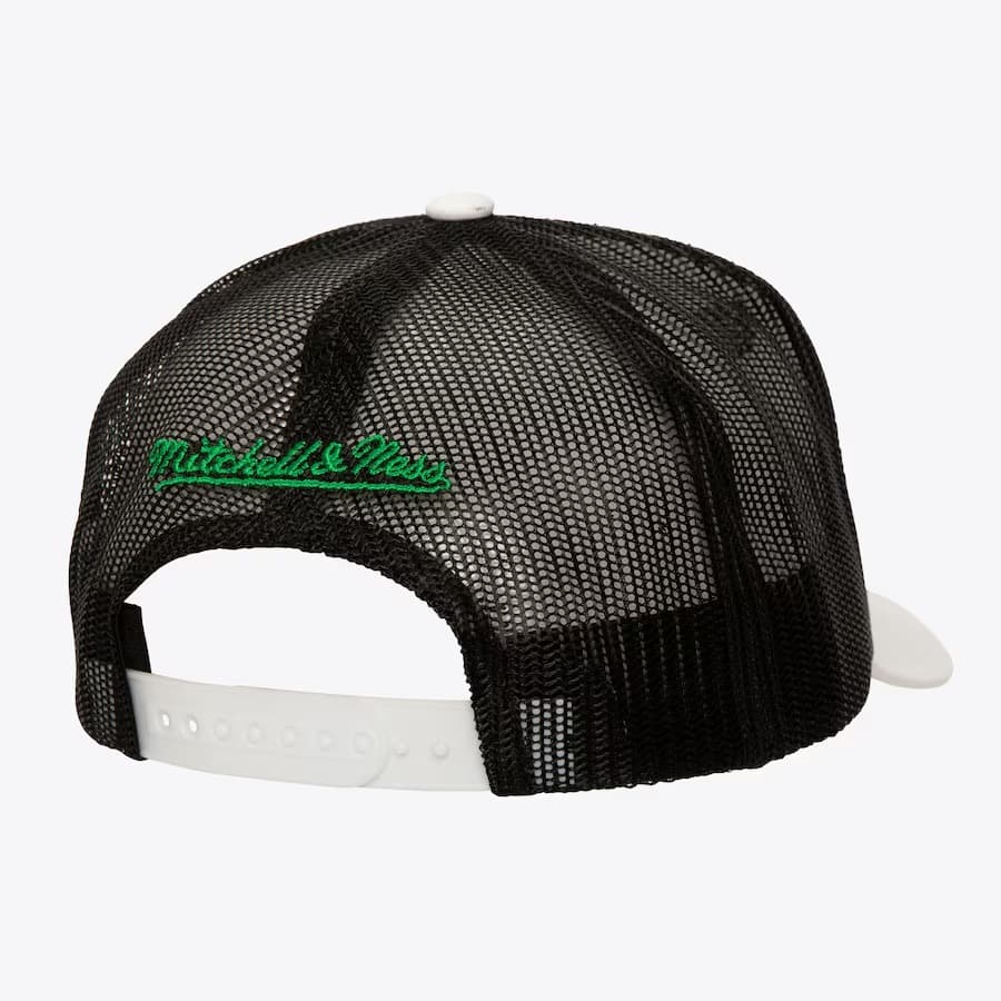 Бейсболка Mitchell & Ness White Philadelphia Eagles Core Trucker Snapback Hat