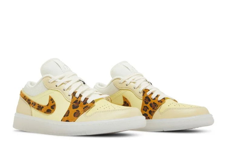 Krossovki-Wmns-Air-Jordan-1-Low-SNKRS-Day-7