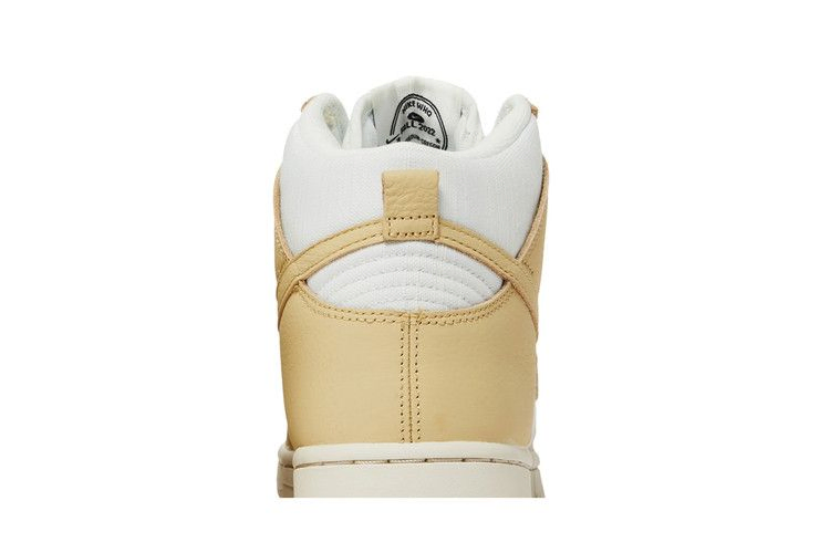 Кроссовки Nike Wmns Dunk High LX 'Certified Fresh - Team Gold'