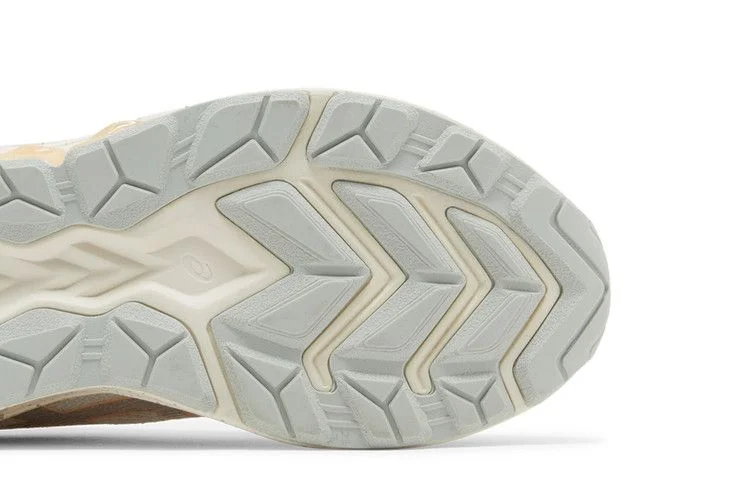 Krossovki-ASICS-Wmns-Gel-Quantum-180-7-Smoke-Grey-Cream-4