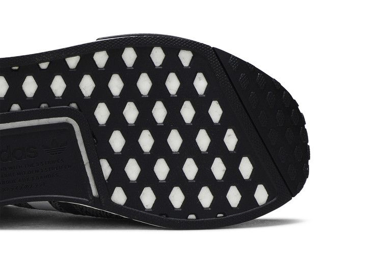 Кроссовки atmos x adidas NMD_R1 'G-SNK'
