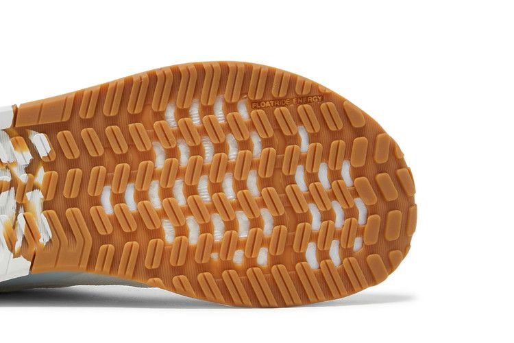 wmns-nano-x1-white-gum-fz0636_04