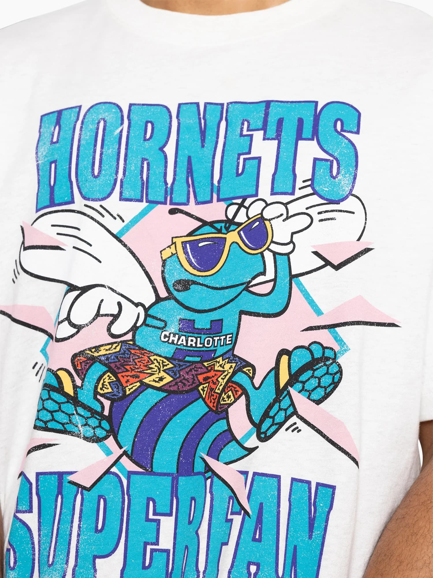 Mitchell-Ness-Charlotte-Hornets-Vintage-Superfan-T-Shirt-4