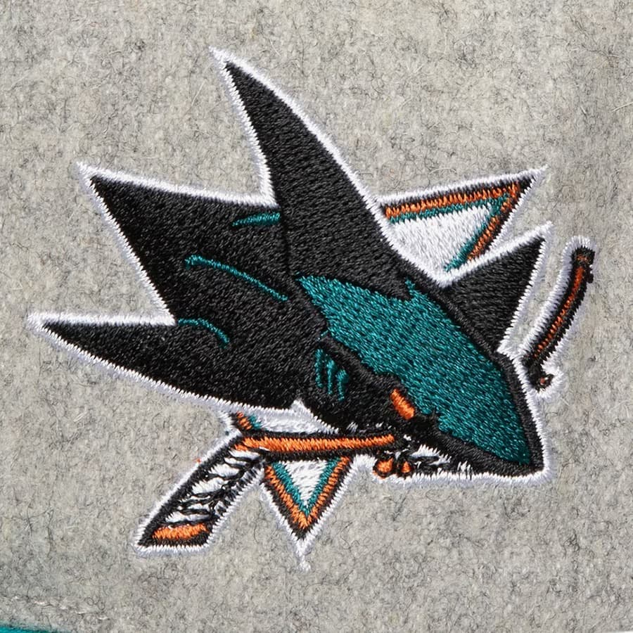 Бейсболка Mitchell & Ness Gray San Jose Sharks Tailsweep 2.0 Melton Snapback Hat