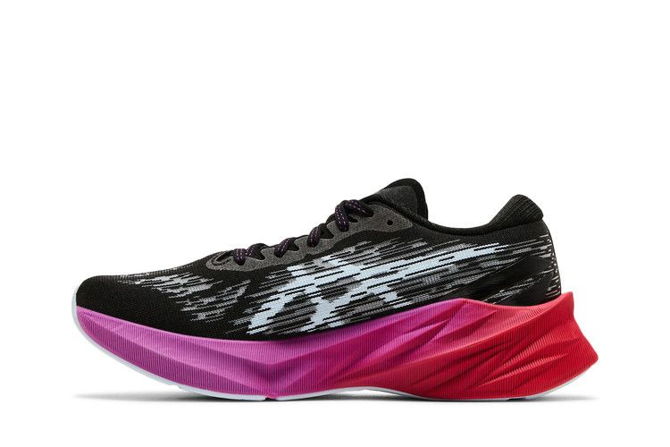 wmns-novablast-3-black-soft-sky-1012b288-002_02