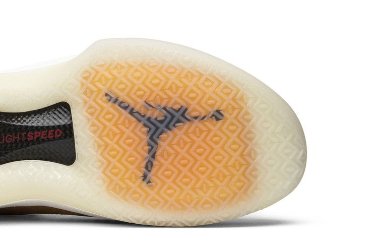 air-jordan-32-low-golden-harvest-aa1256-700_04
