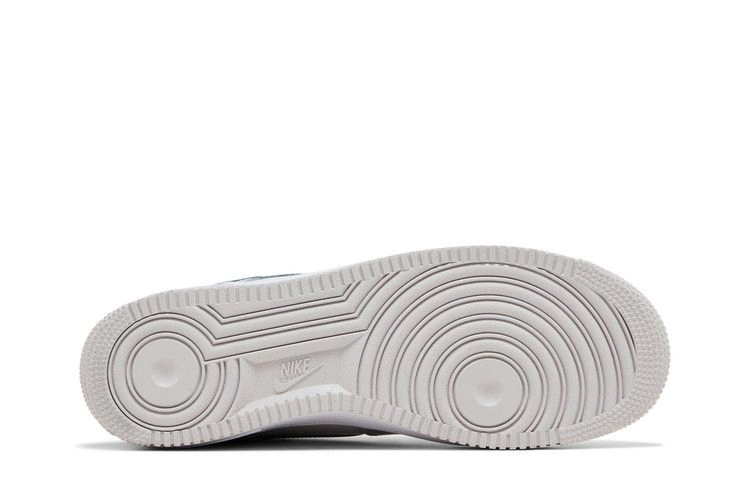 Кроссовки Nike Air Force 1 '07 LV8 'Wolf Grey Patent'