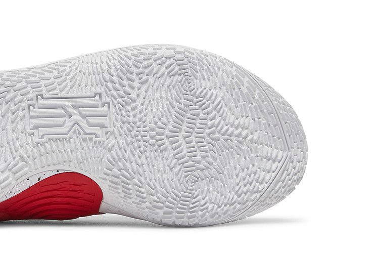 kyrie-low-3-ny-vs-ny-cj1286-800_04