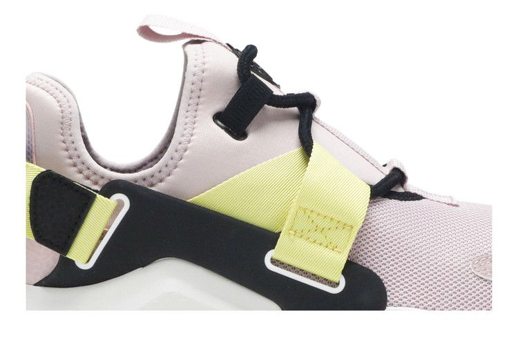 wmns-air-huarache-city-low-plum-chalk-ah6804-500_01