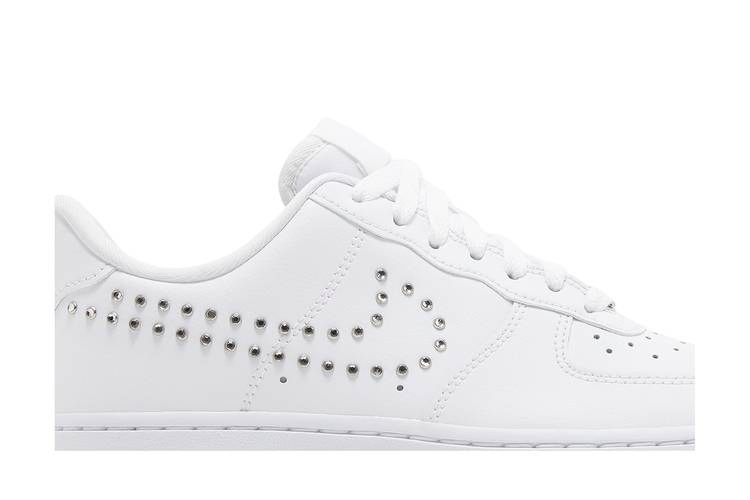 wmns-air-force-1-07-studded-swoosh-fq8887-100_01