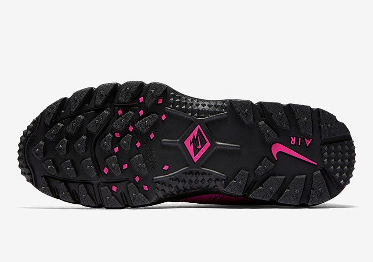 Кроссовки Supreme x Nike Air Humara 17 'Pink'