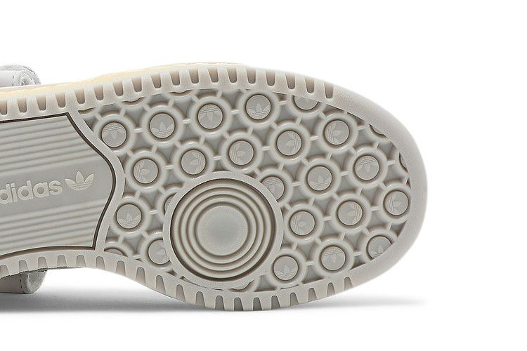 Кроссовки adidas Wmns Triple Platforum Low 'Crystal White'
