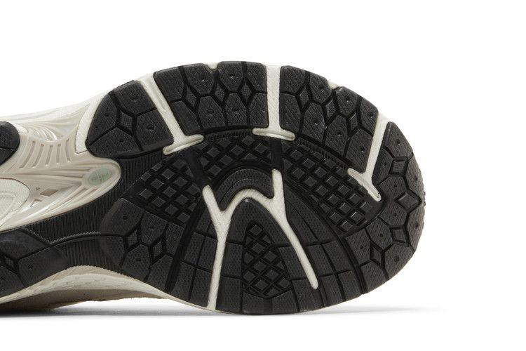Кроссовки New Balance 2002R Big Kid 'Festival Pack'