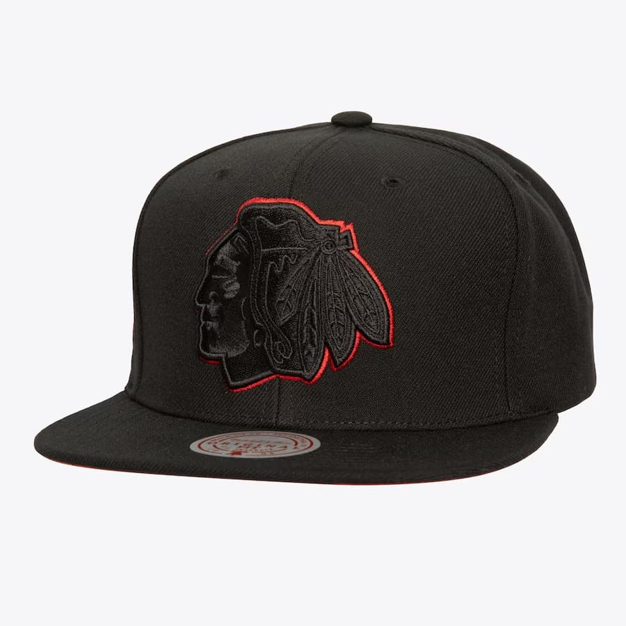 Бейсболка Mitchell & Ness Black Chicago Blackhawks Logo Eclipse OG Snapback Hat