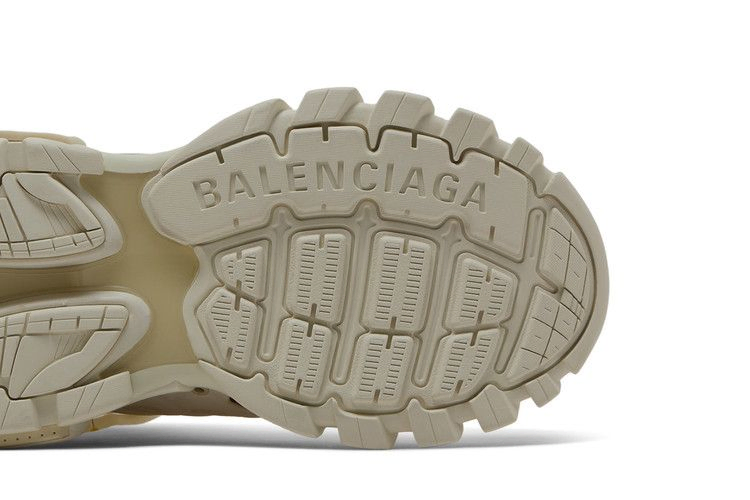Кроссовки Balenciaga Wmns Track Hike 'Faux Fur - Beige'