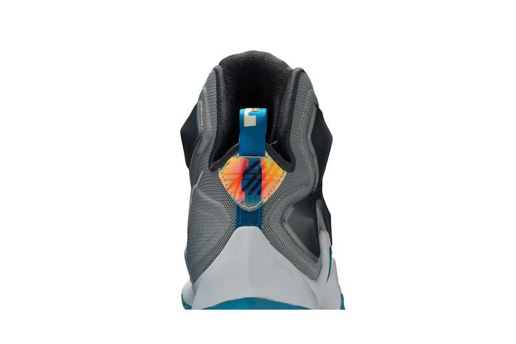 Кроссовки Nike LeBron 13 'Hologram'