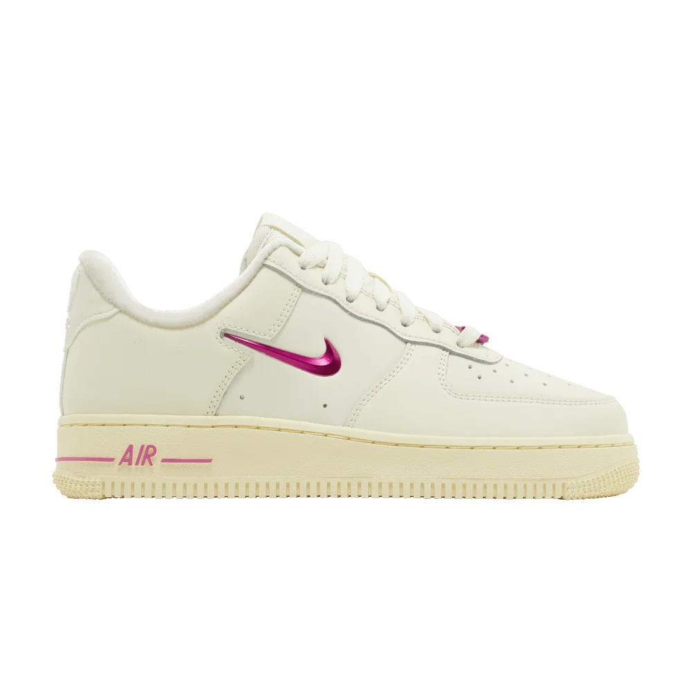 Krossovki-Nike-Wmns-Air-Force-1-07-SE-Dance-Playful-Pink