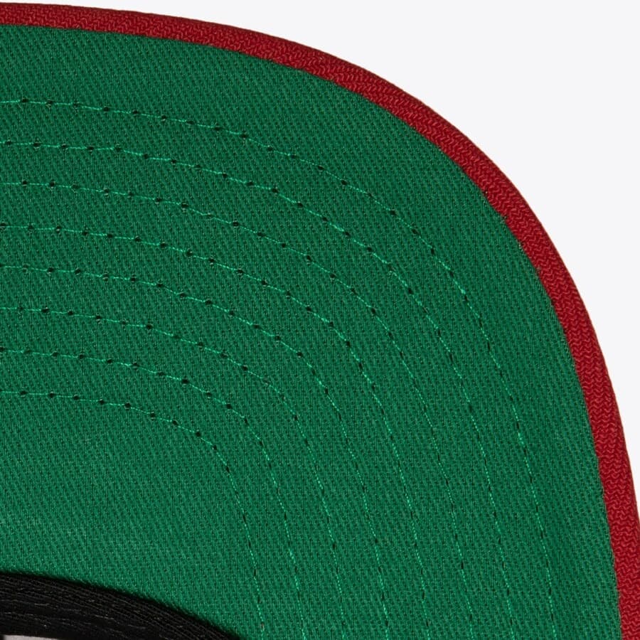 Бейсболка Mitchell & Ness Red Chicago Blackhawks Champ Stack Snapback Hat