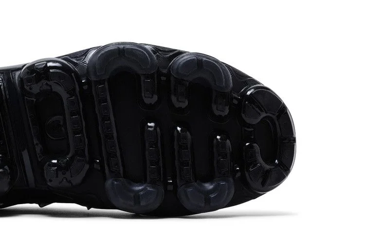 Кроссовки Nike Air VaporMax Plus 'Triple Black' 2025