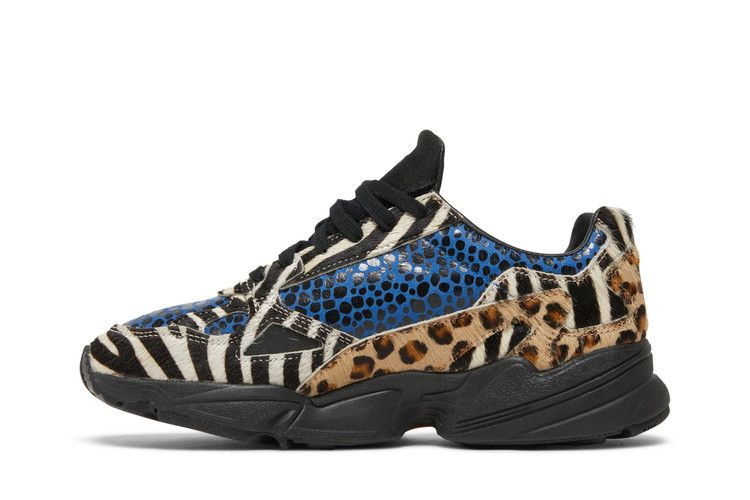 wmns-falcon-out-loud-collection-f37016_02