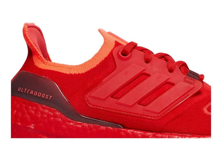 Krossovki-adidas-UltraBoost-22-Vivid-Red-1