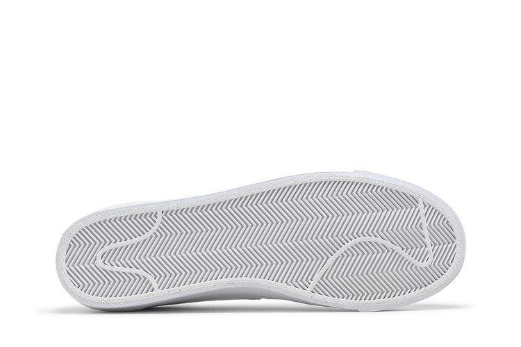 blazer-low-le-triple-white-aq3597-100_03
