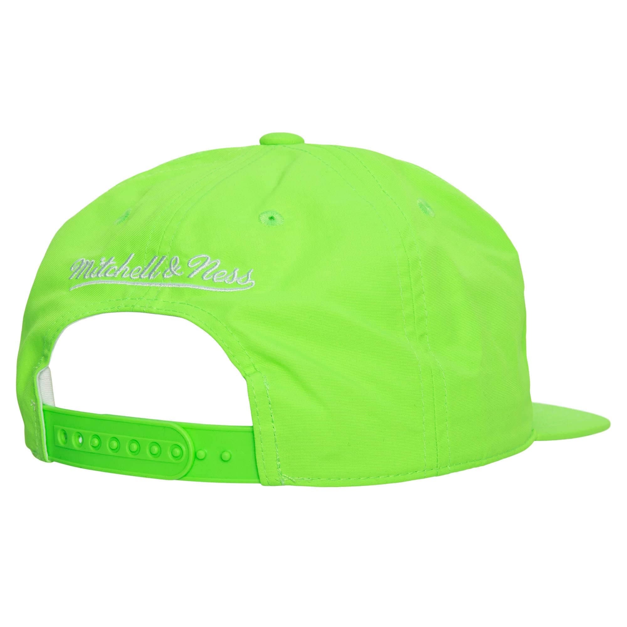 Бейсболка Mitchell & Ness Neon Nylon Snapback HWC Detroit Pistons Hat
