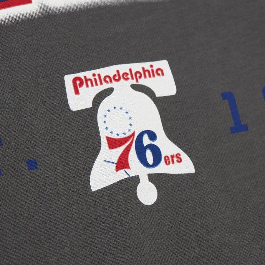Футболка Mitchell & Ness Women's Gray Philadelphia 76ers Logo Boyfriend T-Shirt