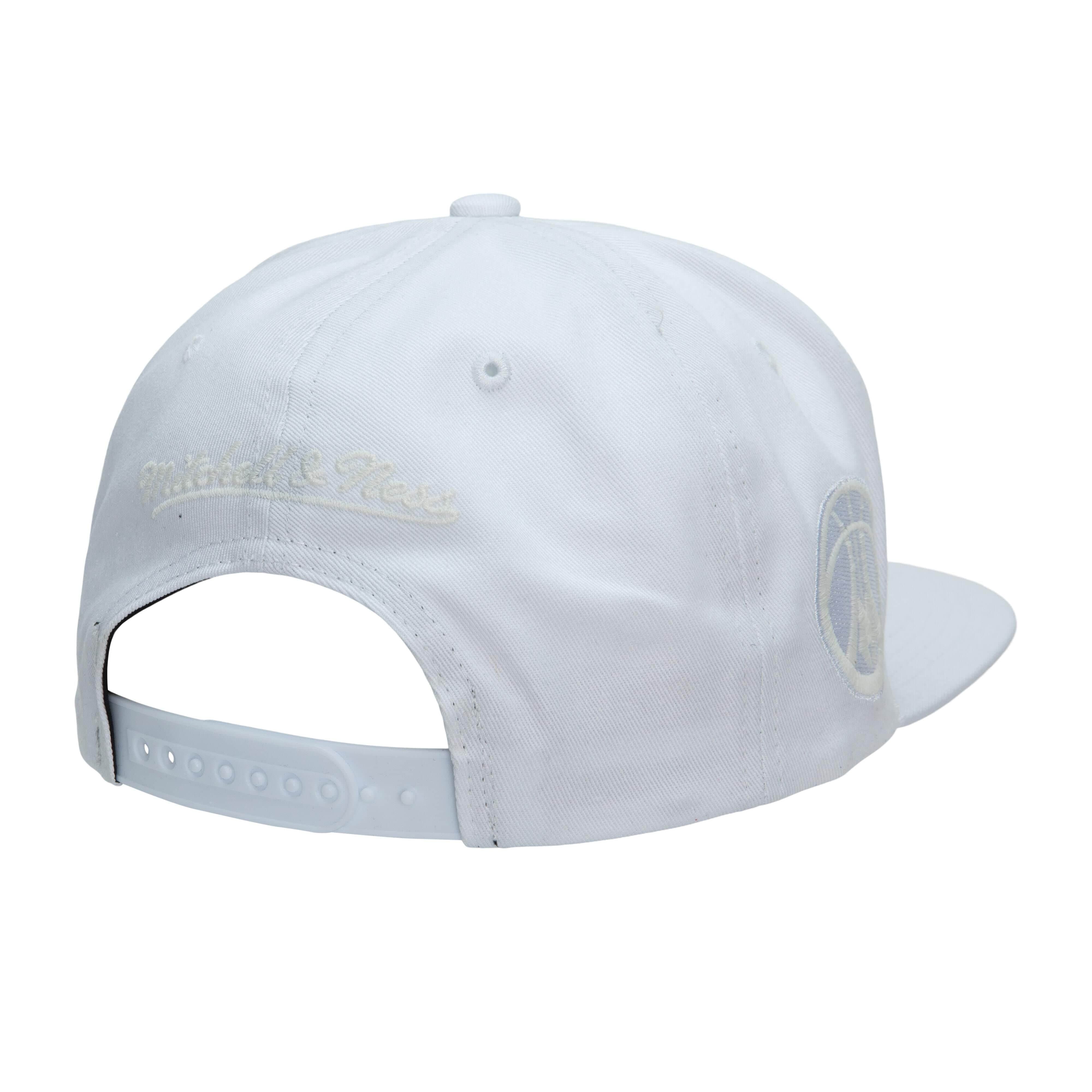 Бейсболка Mitchell & Ness UV Reactive Snapback Milwaukee Bucks Hat