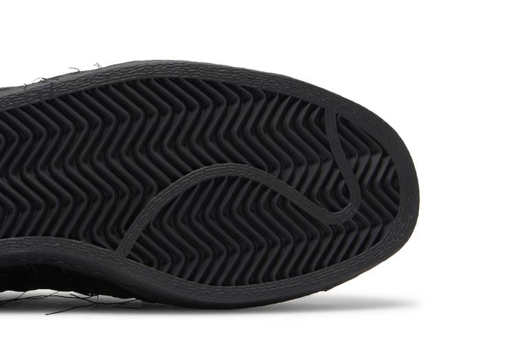 y-3-superstar-triple-black-hp3127_04