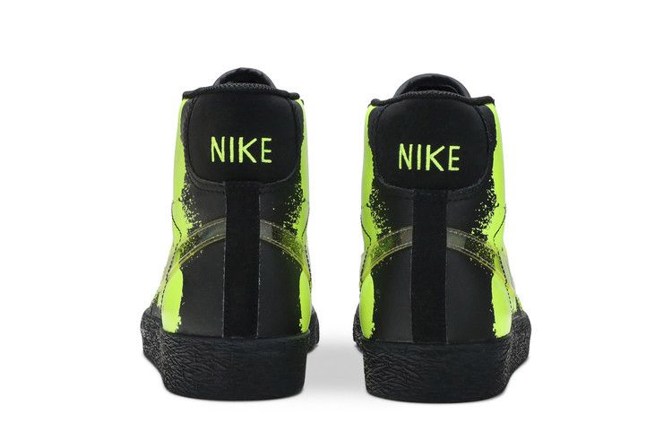 blazer-mid-gs-glow-in-the-dark-354758-091_05