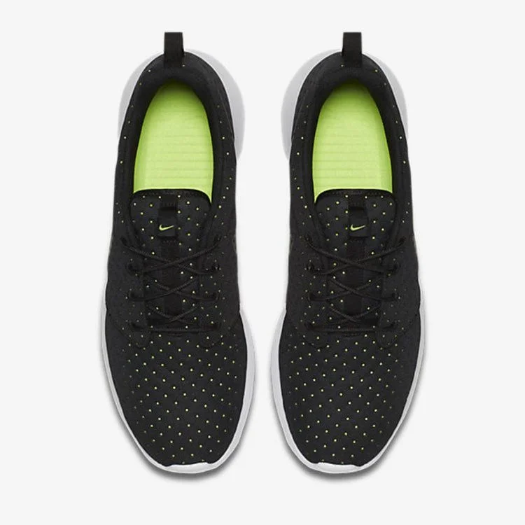 Krossovki-Nike-Roshe-One-SE-1