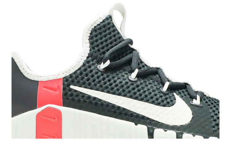 free-metcon-3-dark-grey-crimson-cj0861-060_01